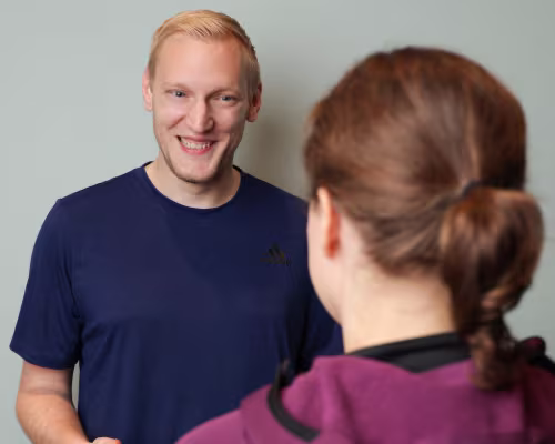 Martin Danel beim sportpsychologischen Coaching mit einem Athleten